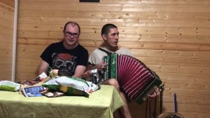 Есть красивая одна девушка на земле - Учусь играть на гармони