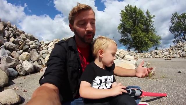 Father & Son REENACT STAR WARS! смотреть онлайн