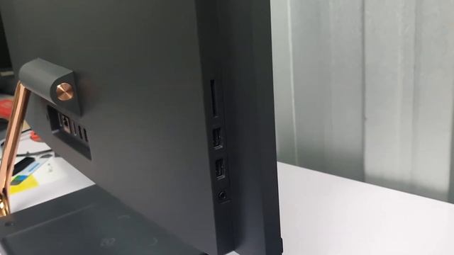 Lenovo IdeaCentre A540-24ICB 23.8" Ports Connectivity смотреть онлайн