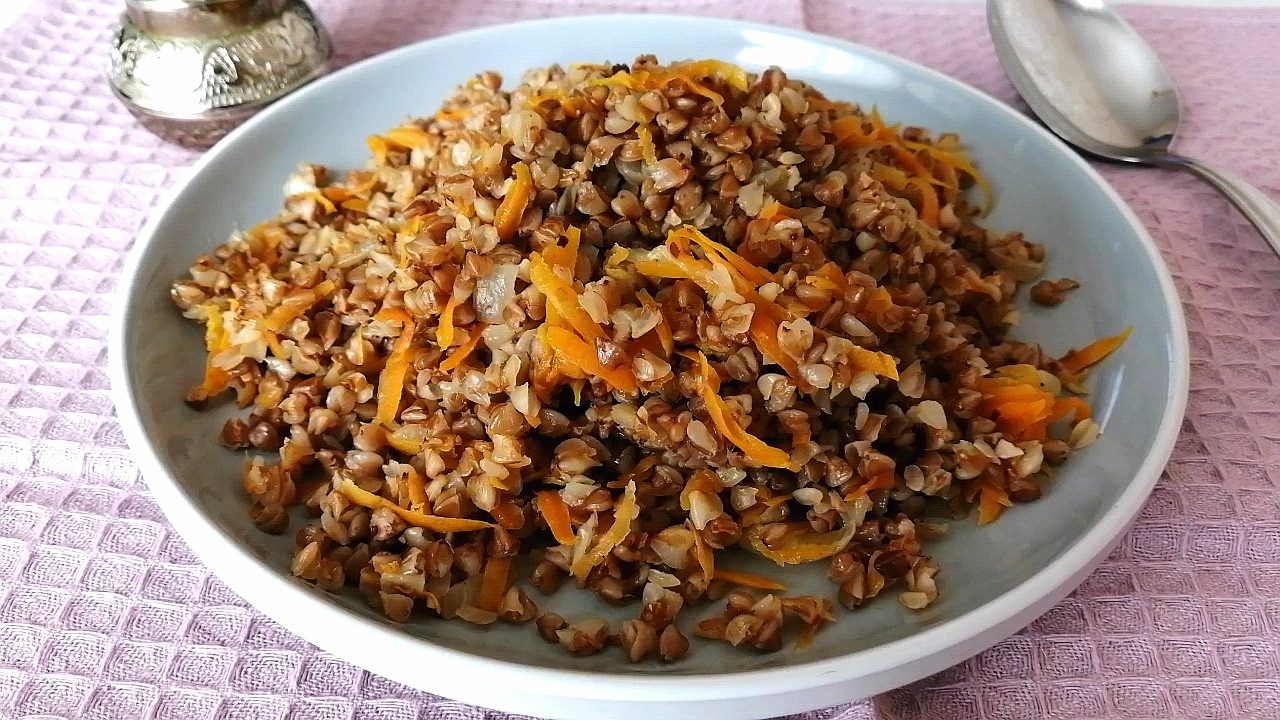 Гречка с луком и морковью. Гречневая каша смотреть онлайн