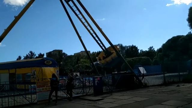 Аттракцион "летающая тарелка" в Тольятти смотреть онлайн