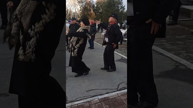 танцы в парке смотреть онлайн