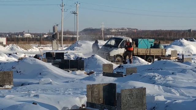 Подготовка. Заливка бетона зимой смотреть онлайн