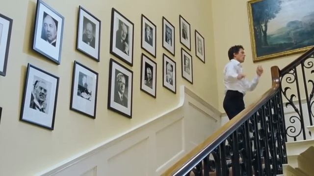 Love Actually - Hugh Grant dancing смотреть онлайн