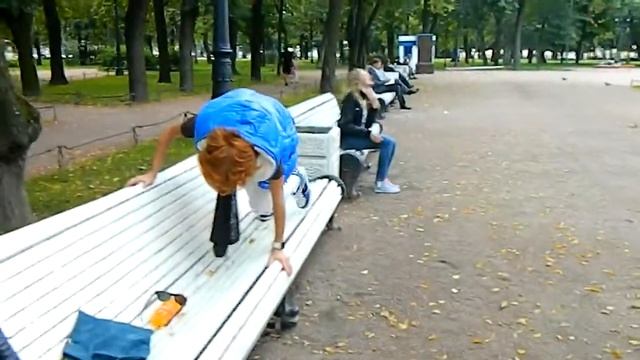 Играем в Фанту. Задание - ВСТАТЬ НА ГОЛОВУ О__О смотреть онлайн