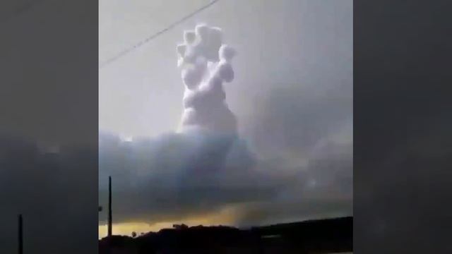 Жители США засняли необычное облако смотреть онлайн