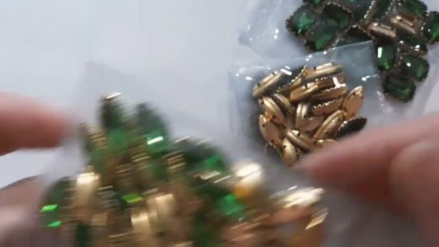 Посылка с Алиэкспресс со стразами в ажурных цапах. 18.03.2021 смотреть онлайн