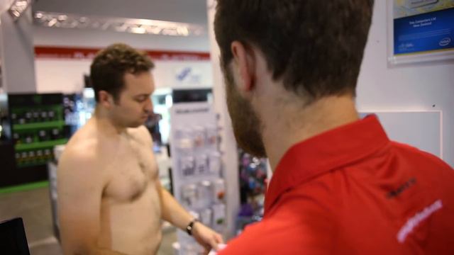 Accidentally showing up to work naked смотреть онлайн
