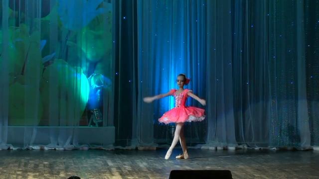 Копия видео "Валетова Мария Сергеена. Полька. Муз. С.Рахманинова. Преподаватель Г.В. Хованская." смотреть онлайн