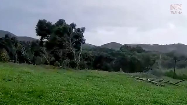 Hurricane Niran 250 km/h a cat5 monster battering New Caledonia смотреть онлайн
