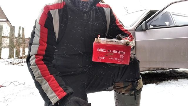 Как одному завести машину,если сел аккумулятор? Решение есть! смотреть онлайн