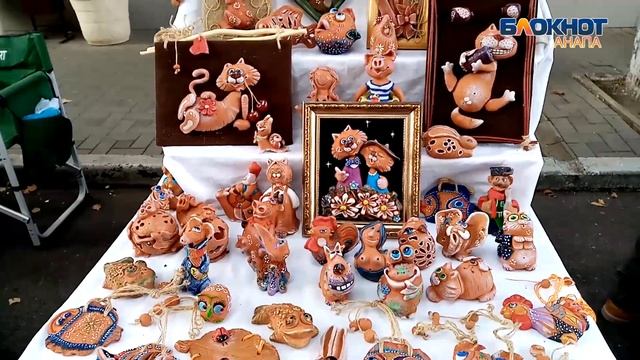 День города в Анапе: на улицах пустынно-распугал всех холод смотреть онлайн