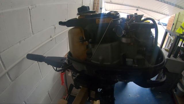 Suzuki DF5 Outboard, Overview, overhaul, service features and engine warm up with SWF! смотреть онлайн