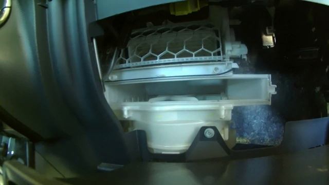 Cabin air filter replacement 2008 Scion XD. Install, remove or replace смотреть онлайн