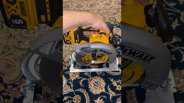 Test circular saw dewalt , flex advantage