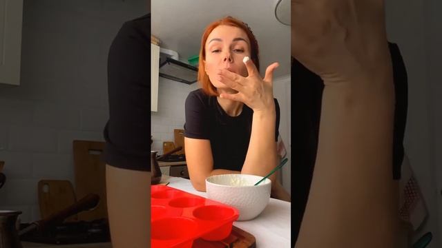 Дети влюбились | Корзиночки из слоеного теста с творожным сыром и жаренными мандаринами | Выпечка смотреть онлайн