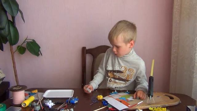 Техняшка - первое видео про самодельный игрушечный мотоцикл смотреть онлайн