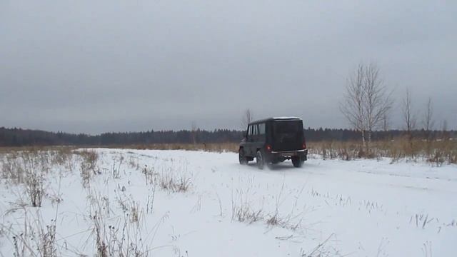 УАЗ Хантер ЗМЗ 514 Дизель по заснеженной дороге/Настася смотреть онлайн