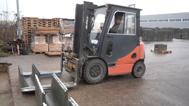 Монтаж бетонных водоотводных лотков Gidrolica смотреть онлайн