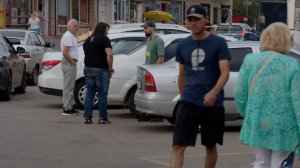 КАЧКИ против ТАКСИСТОВ из 90х! БАНДОСЫ не дают работать НОВИЧКУ на ПРИБЫЛЬНОМ месте! Тут ЗАНЯТО!