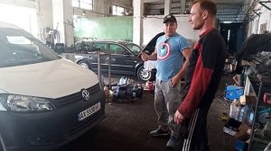 Фольксваген Кадди обарвался трос капота