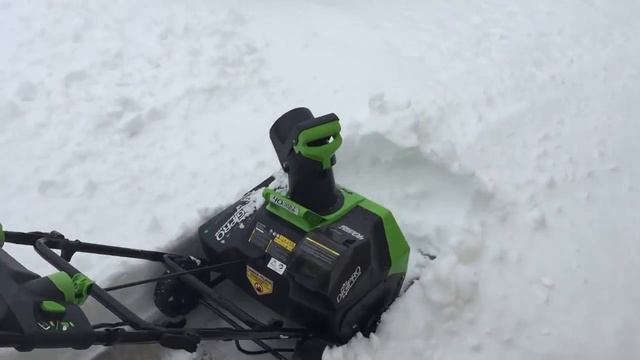 Снегоуборщик аккумуляторный Greenworks G-MAX40 40V смотреть онлайн