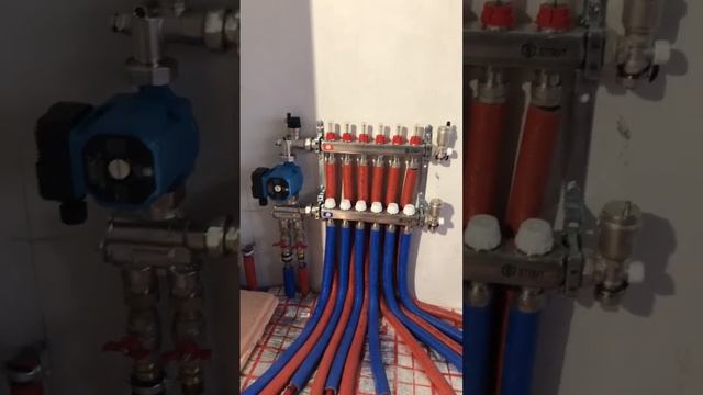Пришпандорил смесительный узел с насосом и коллектором на теплый пол смотреть онлайн