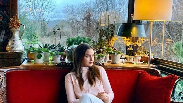 Как выглядит дом самого красивого актера Турции Бурака Озчивита : потрясающий вид на город смотреть онлайн