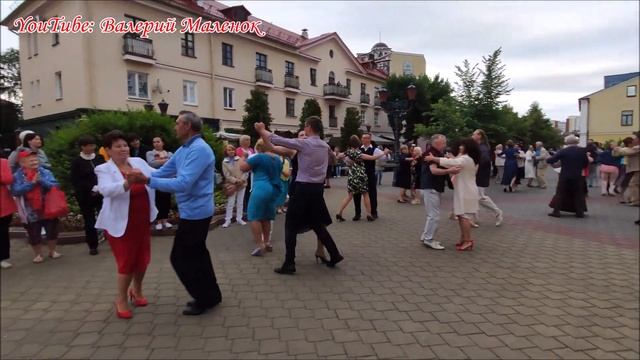 Красивый танец с оркестром и аккордеоном!!! смотреть онлайн