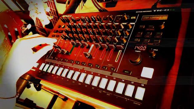 TR8S FM Glitches смотреть онлайн