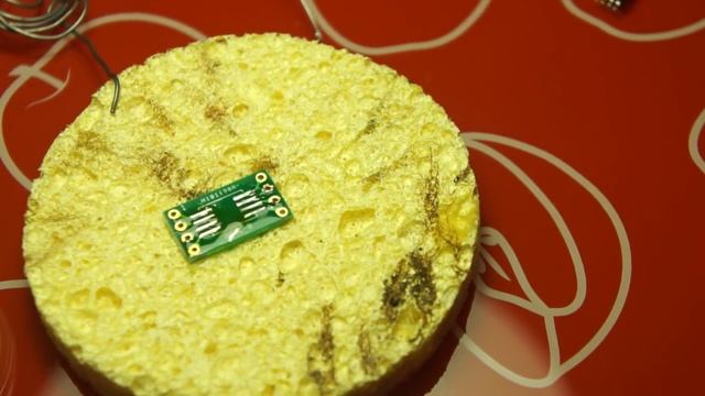 Нейтральный флюс ZJ-18, припой B-1 63/37 с канифолью 0.5мм смотреть онлайн