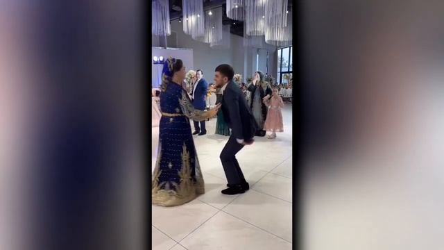 Невозможно оторвать глаз! Цыганские танцы смотреть онлайн