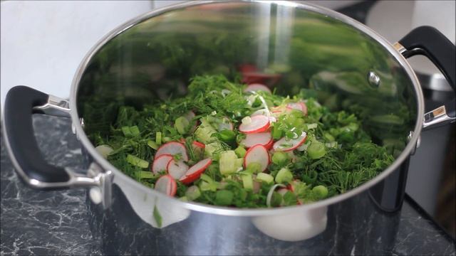 RUSSIAN COLD SUMMER SOUP - OKROSHKA RECIPE | INTHEKITCHENWITHELISA смотреть онлайн
