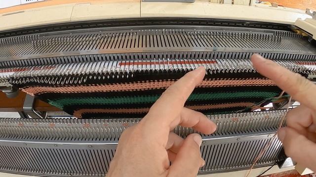 Como fazer cava com zíper em máquina de tricô смотреть онлайн