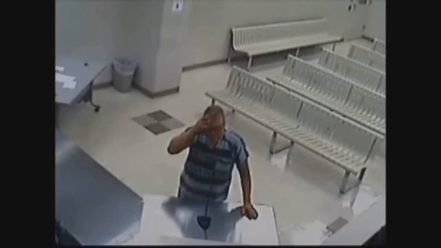 Man accused of shooting wife makes first court appearance смотреть онлайн
