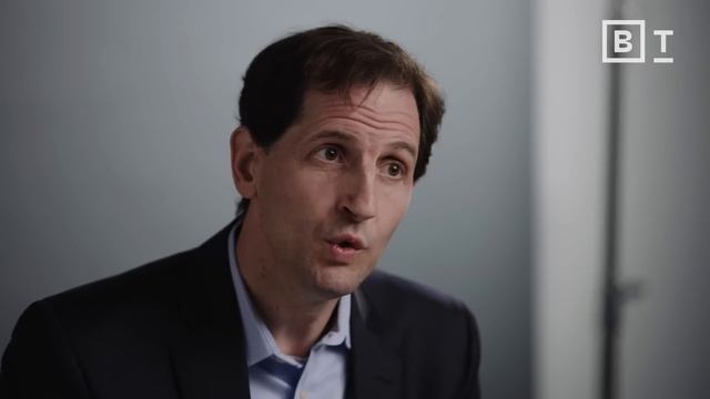 Harvard negotiator explains how to argue | Dan Shapiro смотреть онлайн