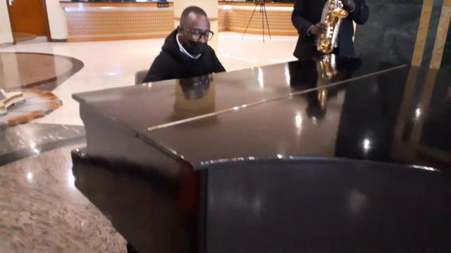 Camila Cabello-Havana saxophone cover. смотреть онлайн