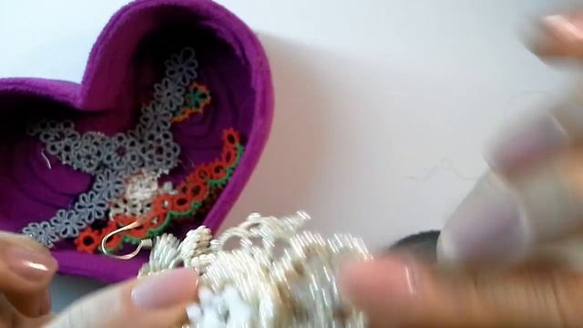 Tatting shuttle.Free tatting lesson: Which thread to use in tatting is best. Lesson 2 смотреть онлайн