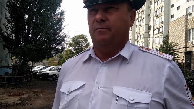 СШИЛИ УГОЛОВКУ ЗА НАЕЗД НА ПЕШЕХОДА.КАК СОТРУДНИК ПОЛИЦИИ ЧУТЬ НЕ ЗАДАВИЛ ГРАЖДАНИНА НА ТРОТУАРЕ. смотреть онлайн