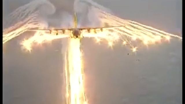C-130 Angel Wing Flare Pattern смотреть онлайн