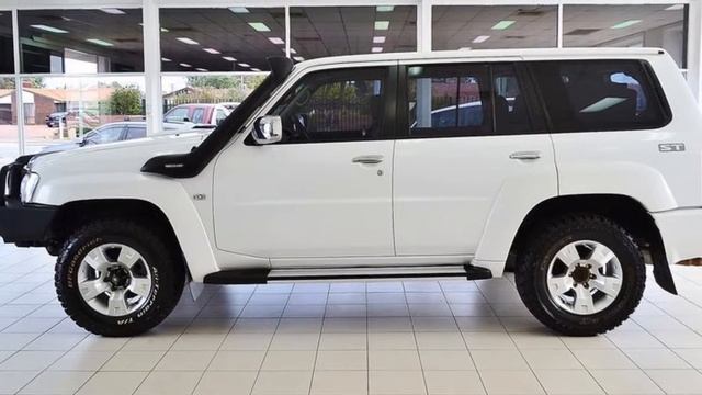 2011 Nissan Patrol GU VII ST (4x4) White 5 Speed Manual Wagon смотреть онлайн