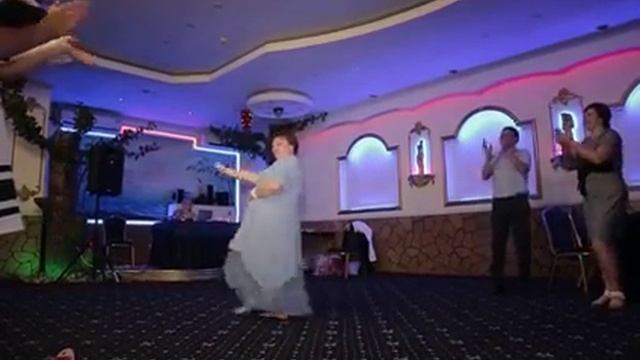 Индийский танец один из сюрпризов на свадьбе Игоря и Кристины смотреть онлайн