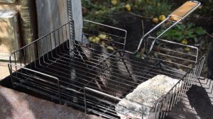 Стейки сазана на решетке, на мангале