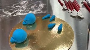 Лепка фигур из сахарной мастики