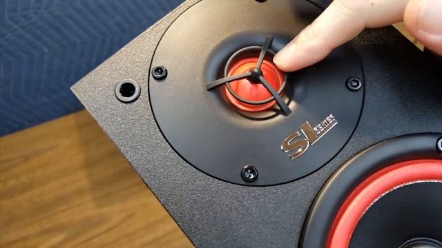 Cerwin Vega SL-5M Bookshelf Speakers (A Worthy Contender In Its Class) смотреть онлайн