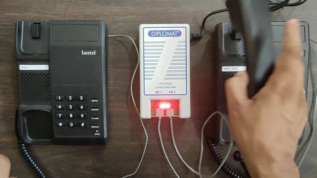 Diplomat 002 Lift & talk Intercom Demo with two Phones for Setting Communication between two Cabins смотреть онлайн