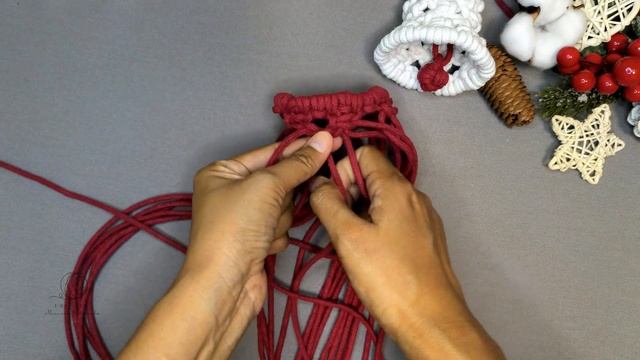 Macrame jingle bells without ring and beads || Christmas ornaments || Macrame tutorials смотреть онлайн