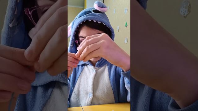 В этом видео я покажу как делать красивый растягивающий браслет! Очень быстро и легко!!! 😱🤩 смотреть онлайн