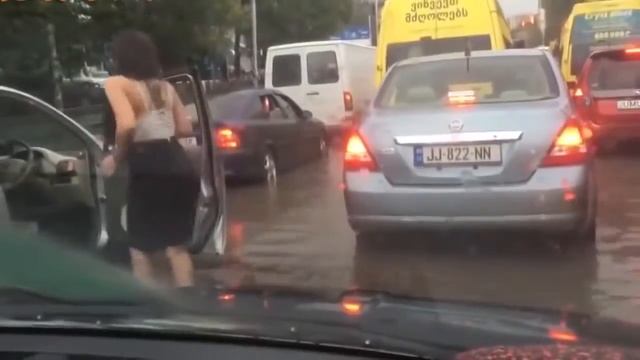 Жрать надо меньше...Жесть смотреть до конца