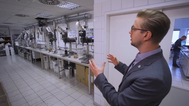 КАК ПРОИЗВОДЯТ КРАСКУ? Экскурсия по заводу Lankwitzer смотреть онлайн
